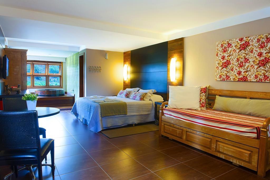 Pousada Dos Pinhos Hotell Pedra Azul  Exteriör bild