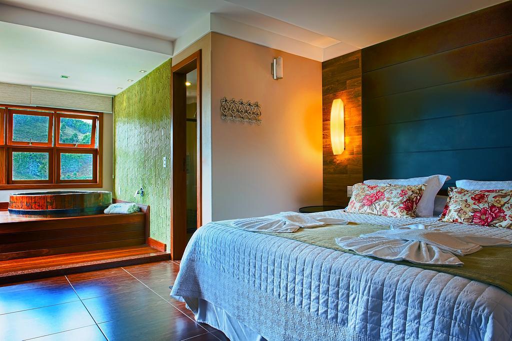Pousada Dos Pinhos Hotell Pedra Azul  Exteriör bild